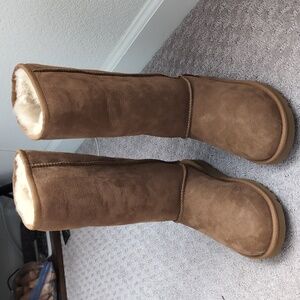 Brand new without box UGGs in big kids size 5